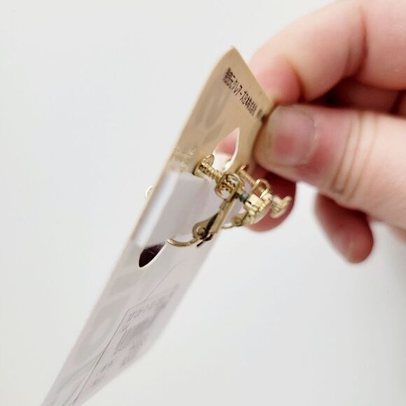 Brand New Claire's Gold Tone Purple Star Clip On Earrings - Picture 5 of 6